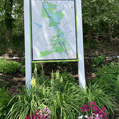 Lone Star Lakes sign and map